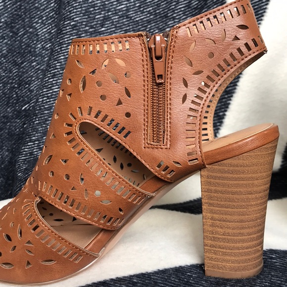 XOXO Bloom Heeled Sandal - Picture 3 of 6